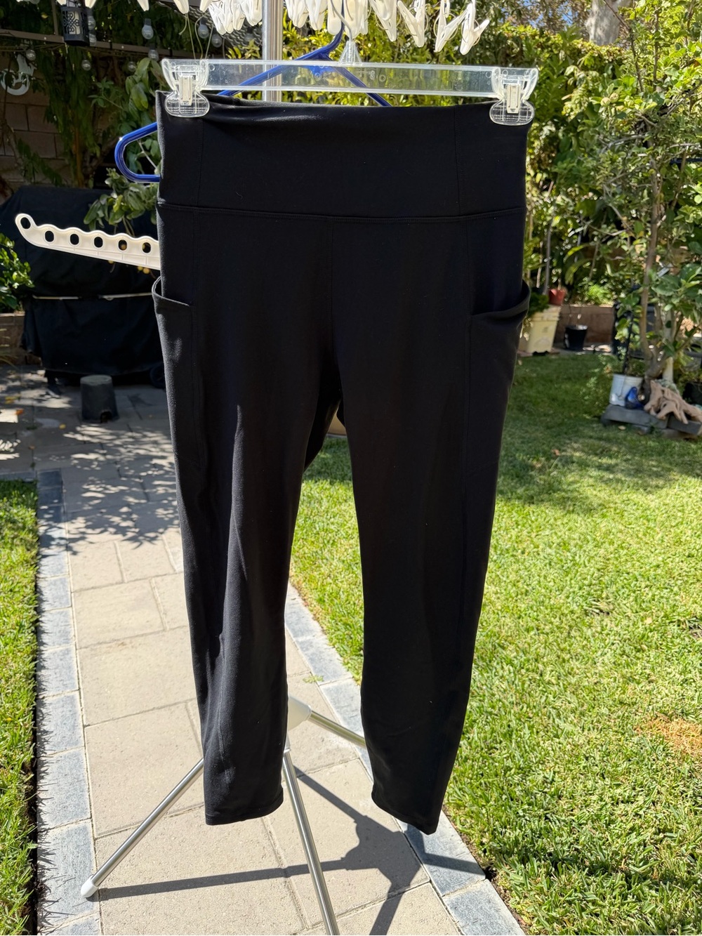 Fabletics Black Cropped High-Rise Pocket Leggings